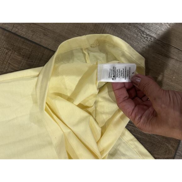 LuLaRoe Aloha Weekend Liv Small Graphic T Shirt Tropical Hawaiian S NEW! - Picture 4 of 4